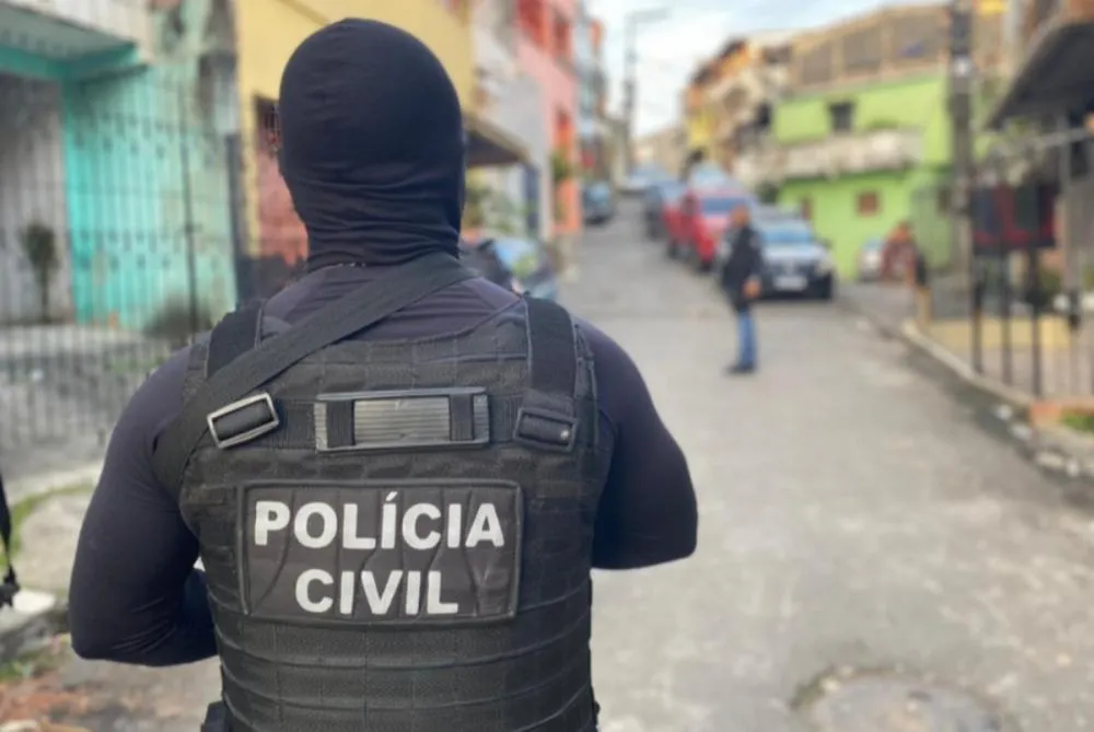 Homem é preso em flagrante por injúria, ameaça e agressão contra companheira no Parque Satélite
