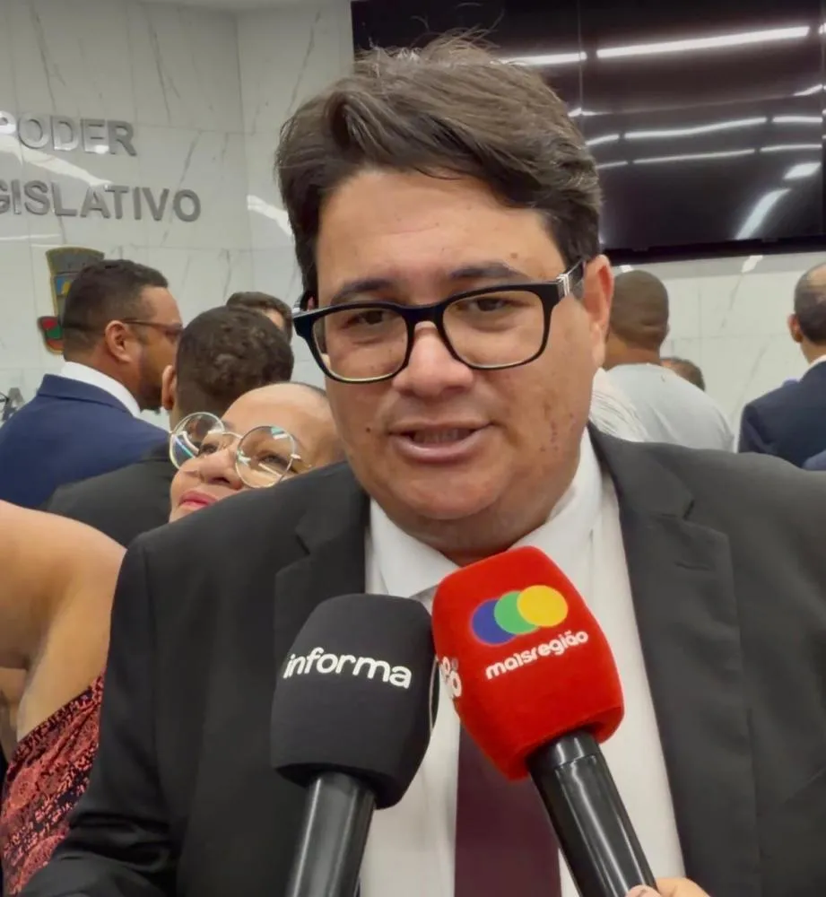 Líder do governo acusa grupo de Elinaldo de tentar “implantar o caos” no município