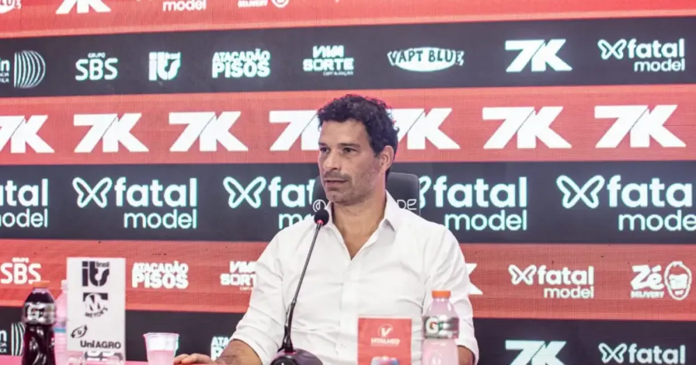 Vitória negocia retorno de Gustavo Vieira para comandar novo setor internacional