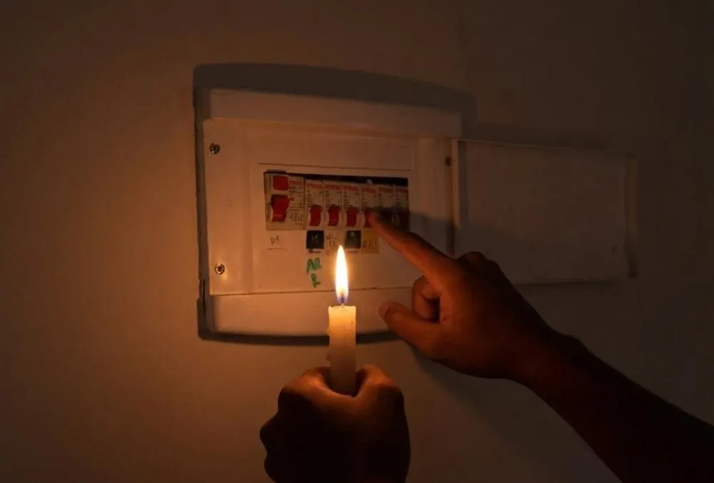 Quedas constantes de energia revoltam moradores em Mata de São João e cidades da RMS