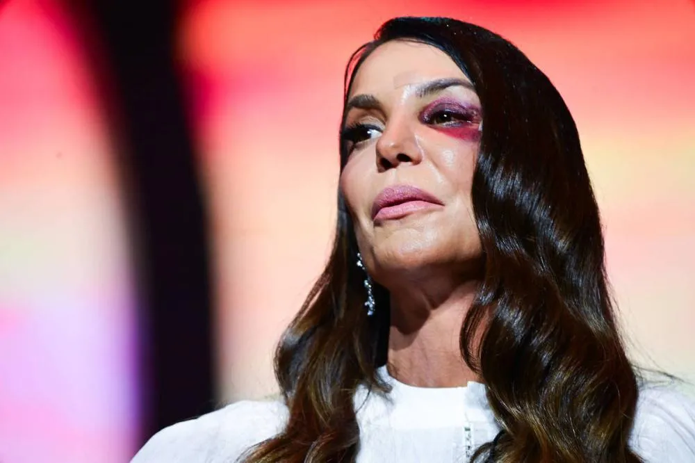 Ivete Sangalo vai passar por cirurgia após queda de pressão e desmaio: “Vai dar tudo certo”
