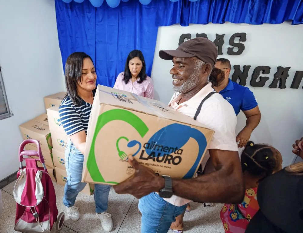 Prefeitura entrega cestas do programa Alimenta Lauro e beneficia 600 famílias