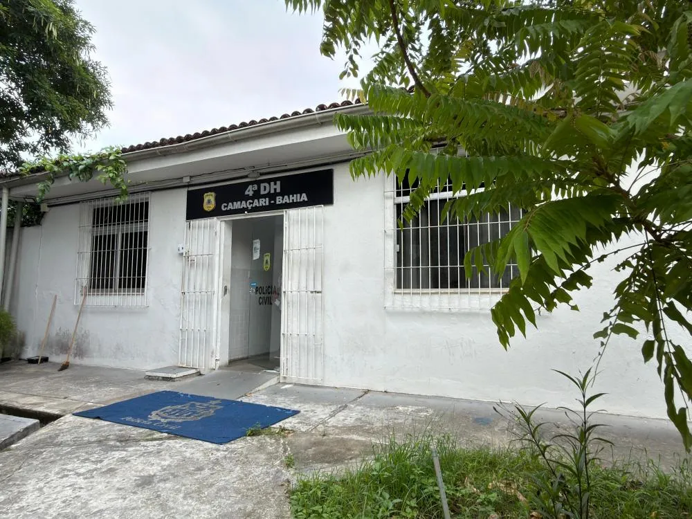 Homem é encontrado morto com mãos amarradas e marcas de tiros em Camaçari