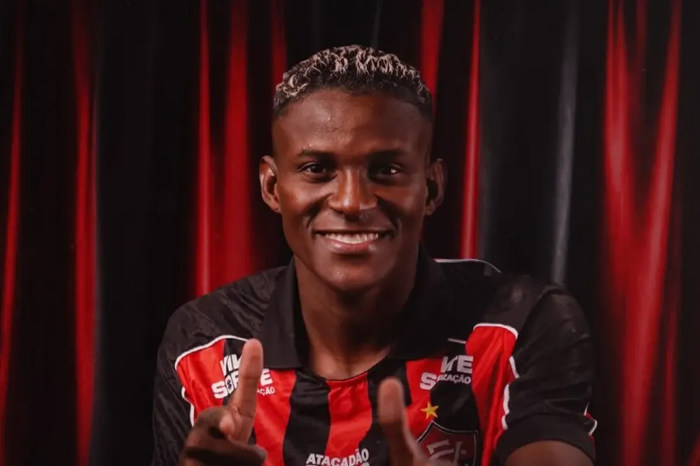 Vitória anuncia contratação de Anderson Pato, destaque do Baianão