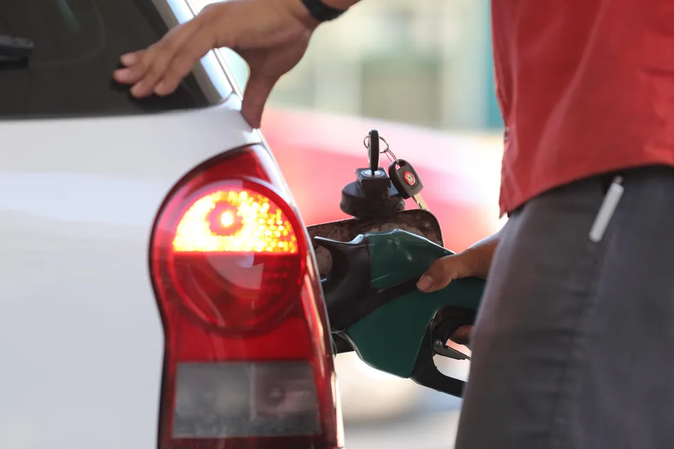 Preço da gasolina sofre reajuste e fica mais caro na Bahia
