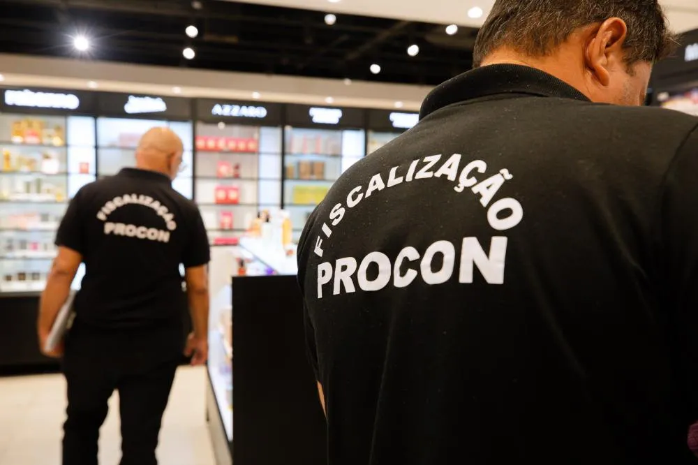 Procon fiscaliza comércio de Lauro de Freitas antes do Dia Internacional da Mulher