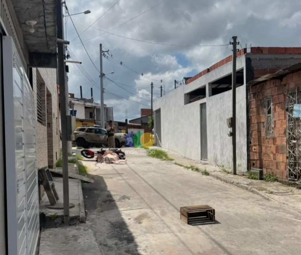 Motociclista é encurralado e executado a tiros em Camaçari