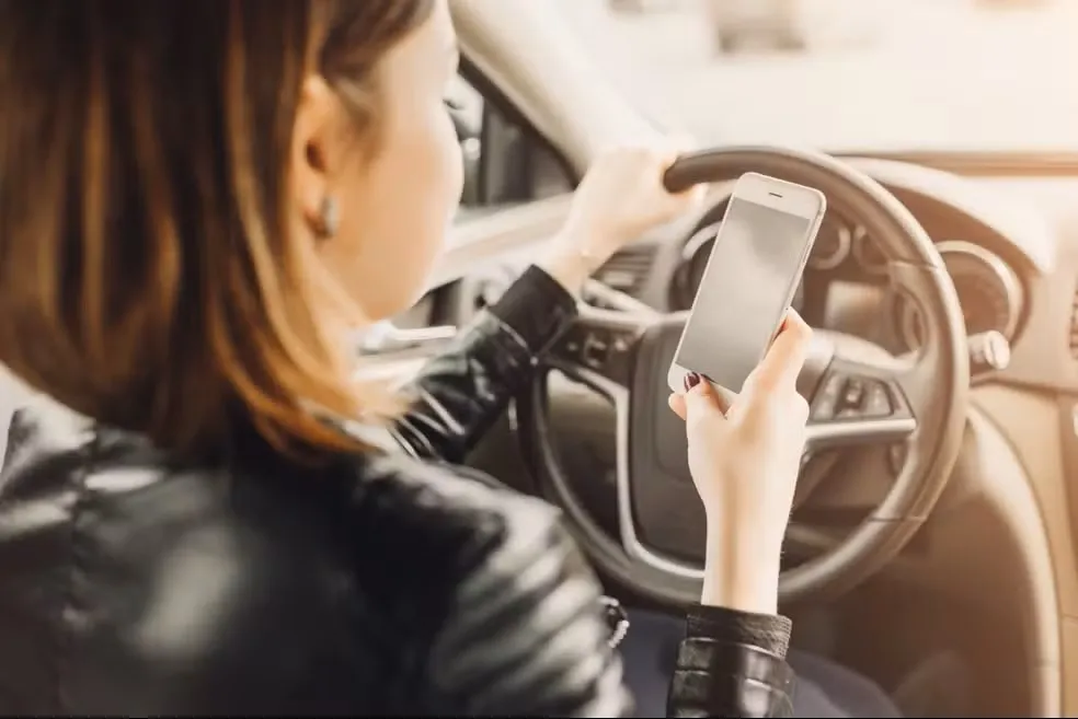 Uber passa a permitir que usuárias priorizem viagens com motoristas mulheres em Salvador