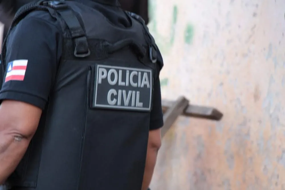 Homem é preso em flagrante por receptação e posse de drogas em Candeias