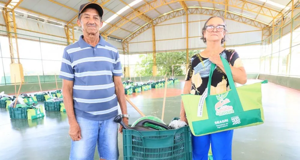 Prefeitura entrega Kit Salvação da Lavoura a agricultores familiares neste domingo (15)