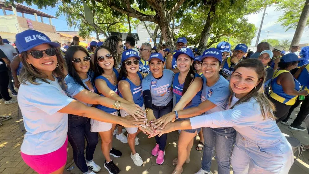 Campanha “Nenhuma a Menos” ganha visibilidade durante cortejo da Lavagem de Arembepe
