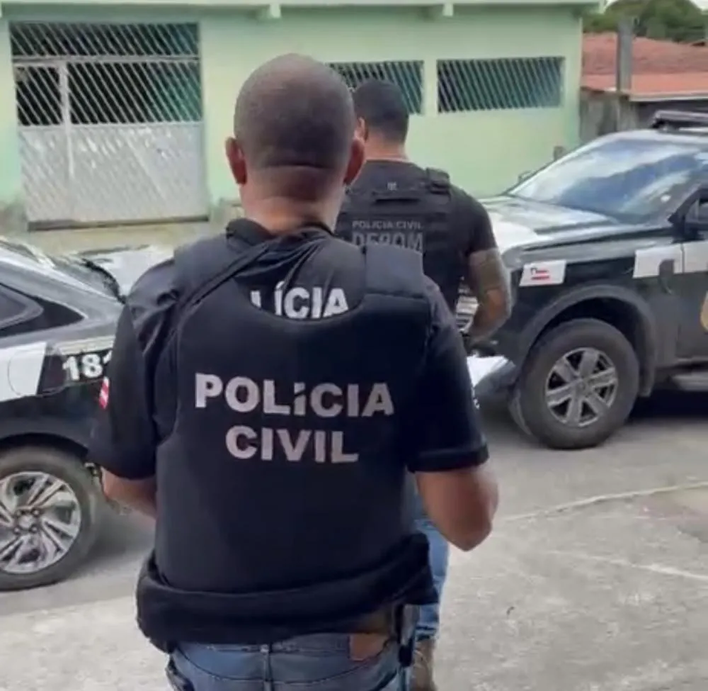 Polícia Civil apreende celulares e pistola de airsoft durante investigação de invasão em barbearia em Camaçari
