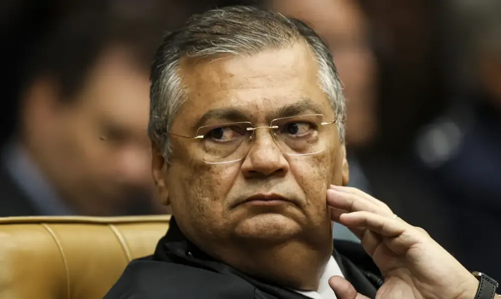 Dino acaba com a aposentadoria compulsória como punição a juízes