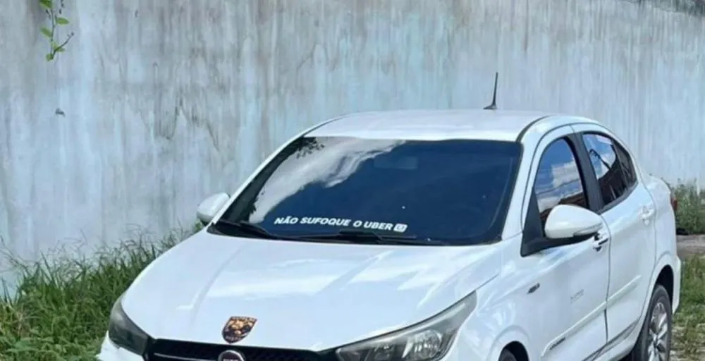 Polícia recupera carro roubado no Parque Capuame