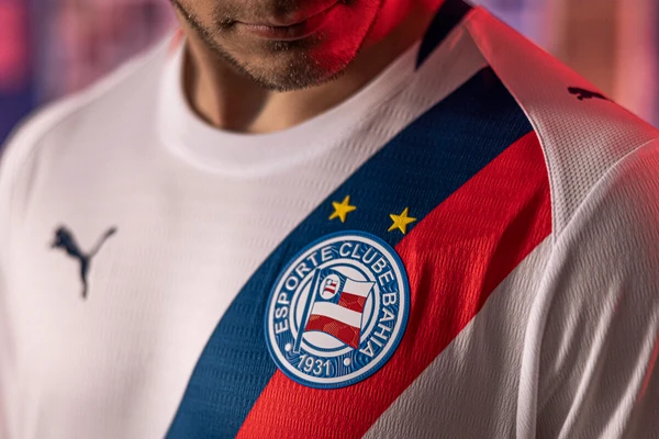 Bahia lança uniforme para 2026 com homenagem aos 95 anos e estreia contra o Bragantino