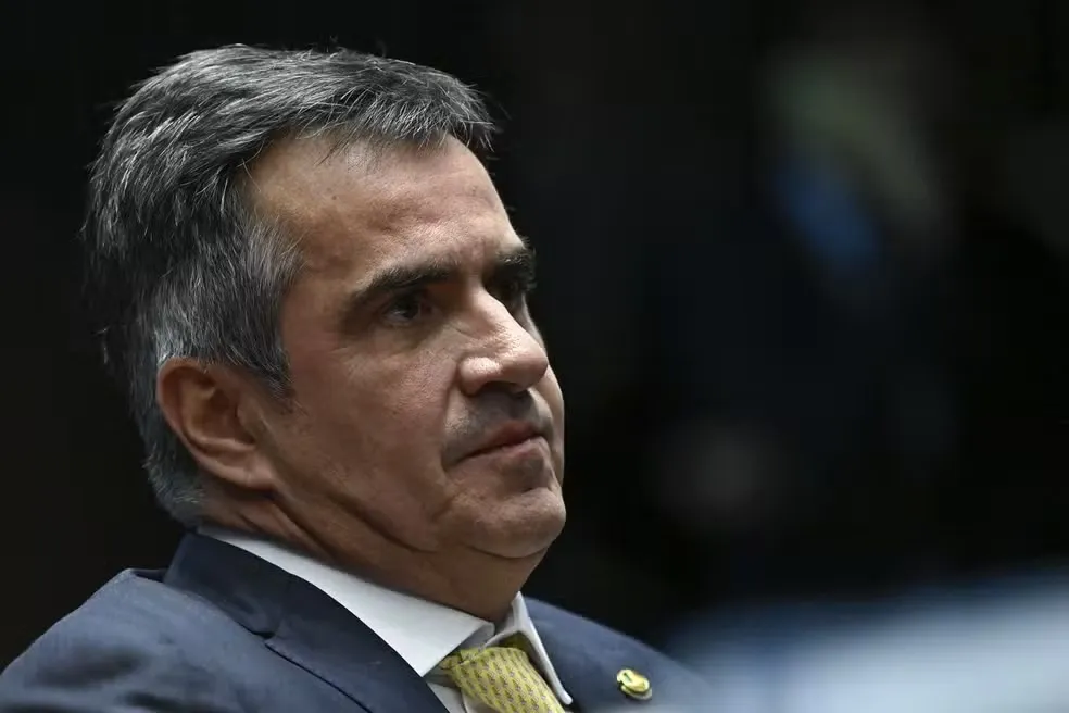 Senador promete renunciar se houver provas contra ele