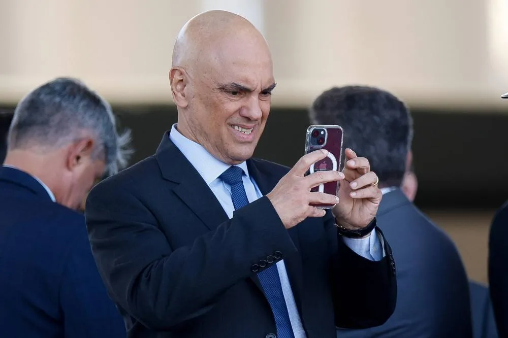 Vorcaro ligou para número ligado a Moraes no dia da prisão, aponta CPI