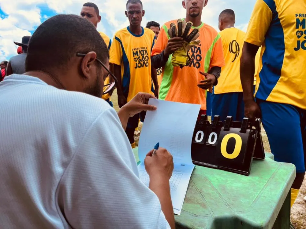 Semifinais do Campeonato de Itapecerica movimentam comunidade e definem finalistas 