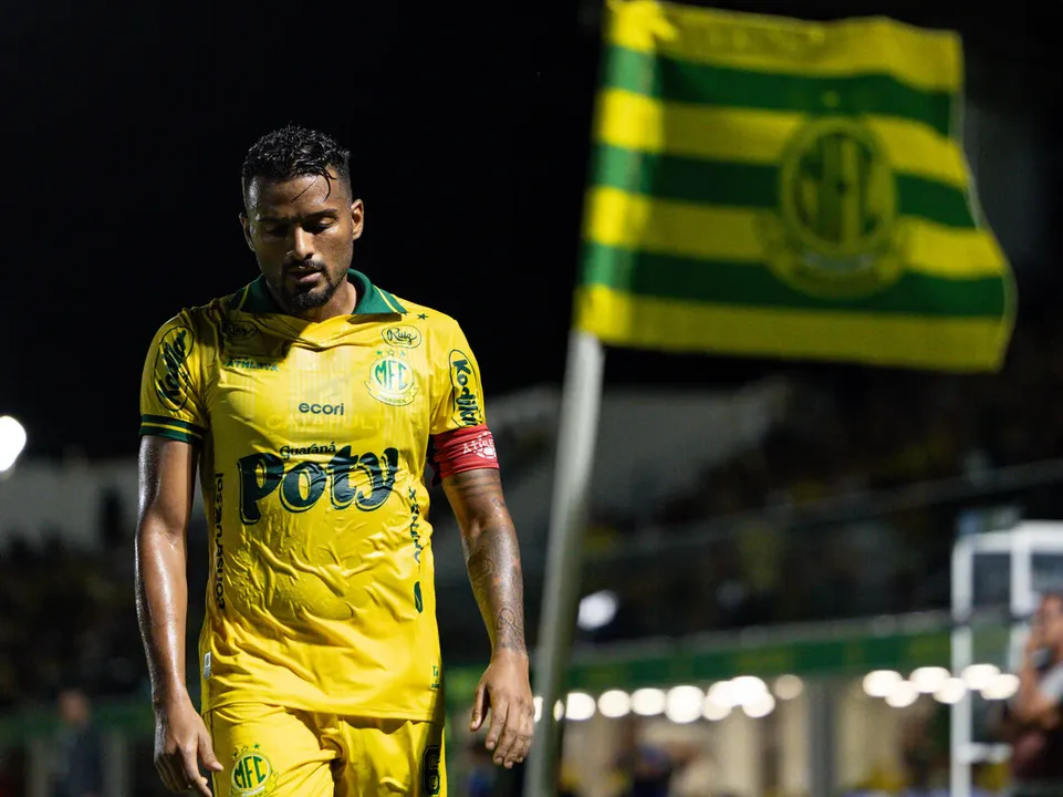 Astro do Mirassol detona Vitória após derrota no Barradão: “Jogou só por uma bola”