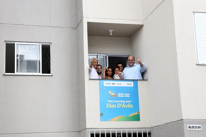 Dias d’Ávila recebe 148 casas do Residencial Vila Concórdia I em cerimônia com presença do governador