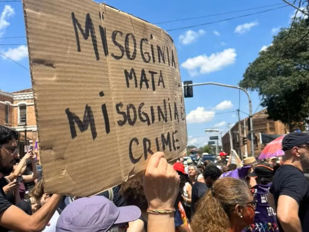 Senado aprova projeto que equipara misoginia ao crime de racismo