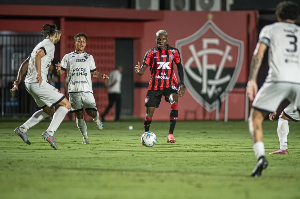 Vitória perde de virada para o Botafogo-PB na estreia da Copa do Nordeste