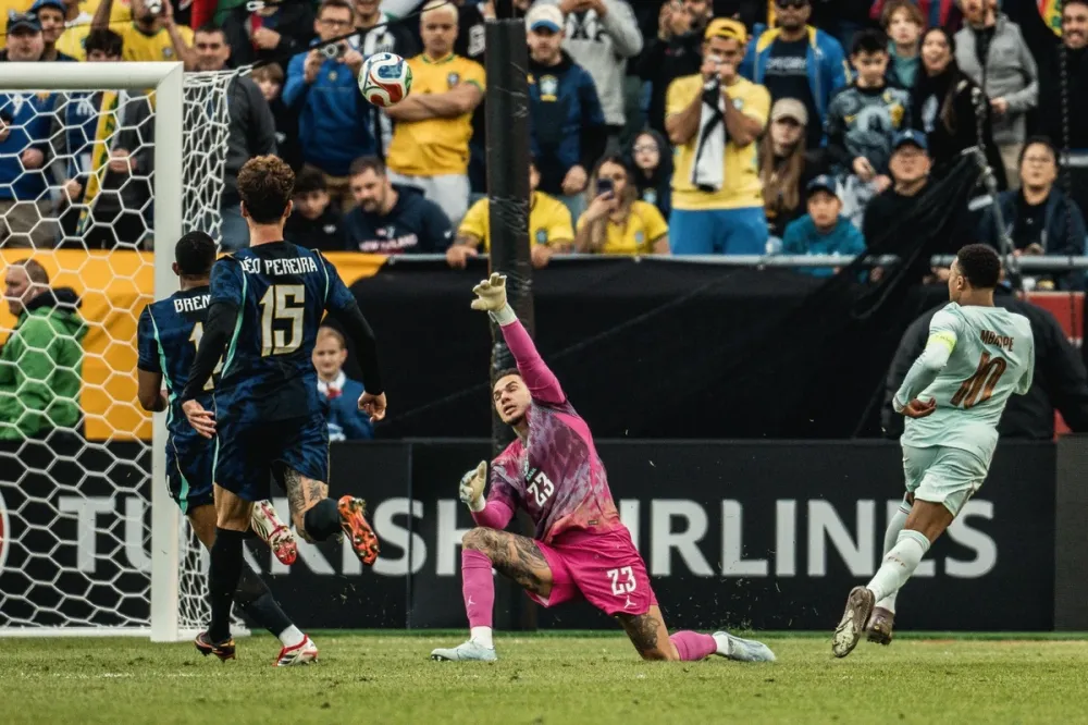 Brasil perde para França por 2 a 1 em amistoso e amplia dúvidas antes da Copa do Mundo