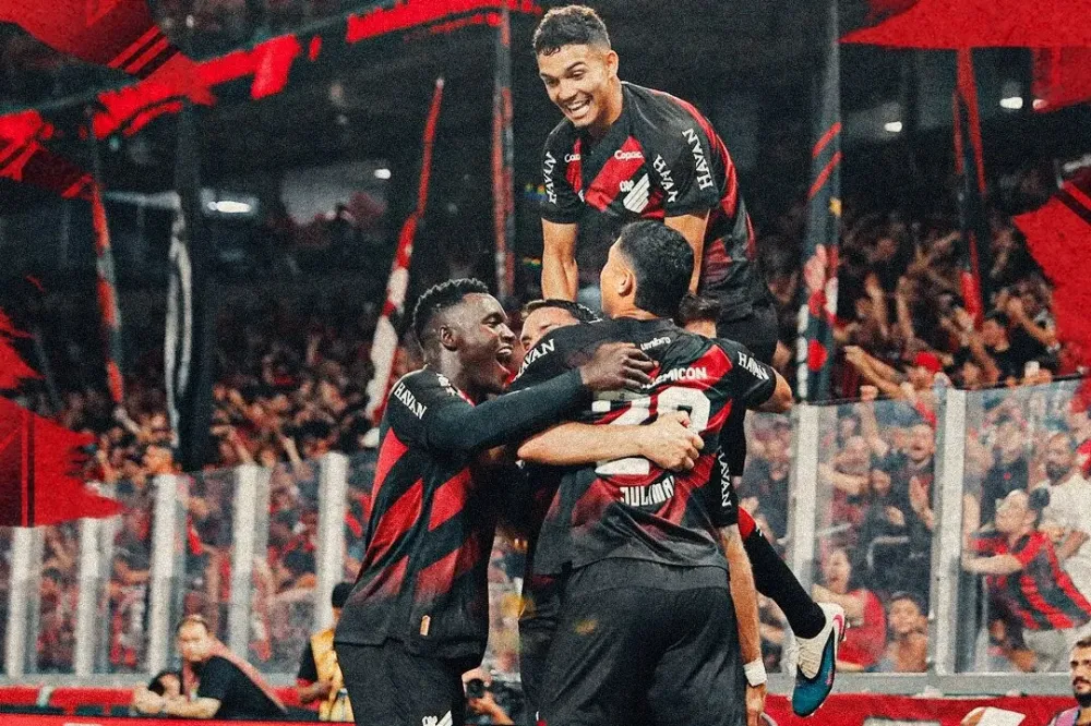 Atacante mais caro do Athletico chega em alta contra o Bahia