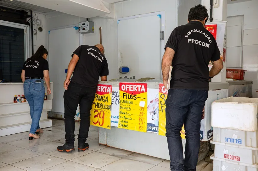 Procon segue com Operação Semana Santa e intensifica fiscalização de produtos típicos em Lauro de Freitas