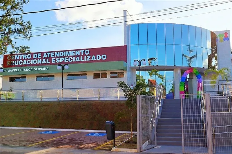 CAEE realiza 3ª Caminhada pelo Dia Mundial do Autismo na sede e no Litoral de Mata de São João