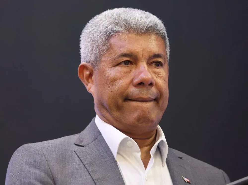 Deputado detona Jerônimo, fala em “circo” e expõe revolta de prefeitos