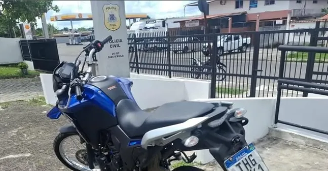 Polícia apreende motocicleta clonada em Dias d’Ávila