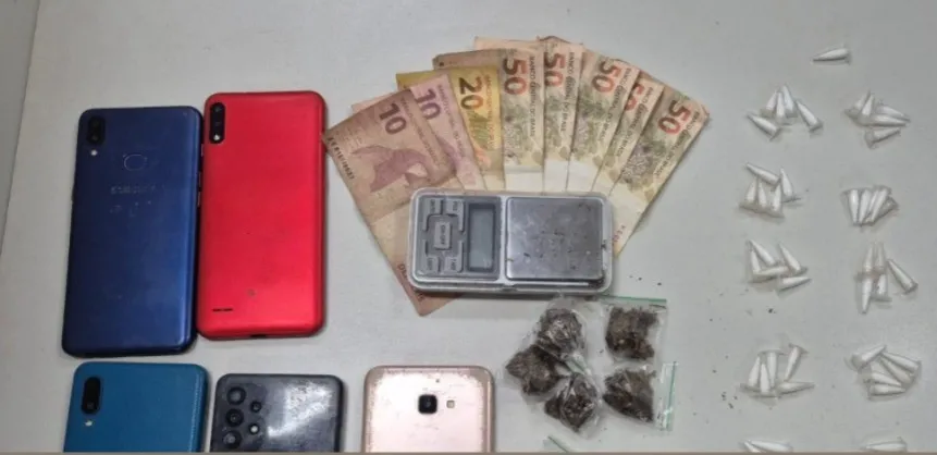 PM prende homem suspeito de tráfico em Lauro de Freitas