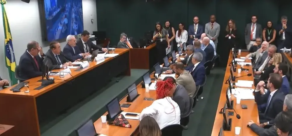 Eleições e fim da escala 6x1 dominam reunião da CNB