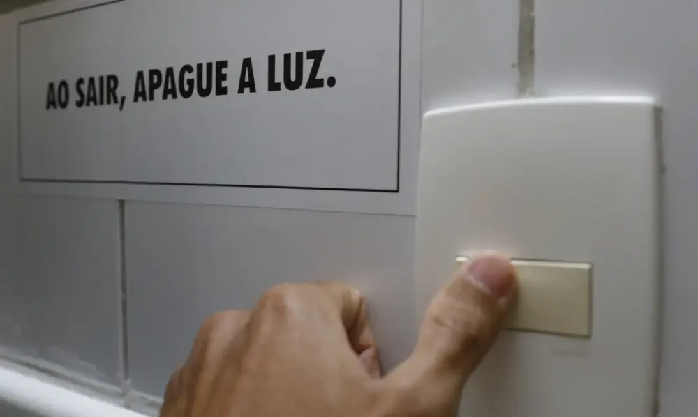 Conta de luz tem reajuste previsto e ficará mais cara a partir de abril na Bahia