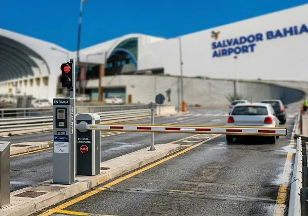 Após críticas, Aeroporto de Salvador anuncia categorias isentas de nova taxa de permanência