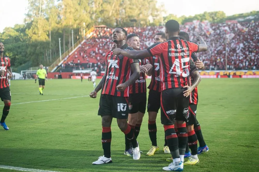 Vitória vence o São Paulo no Barradão, se afasta do Z-4 e ganha confiança na temporada