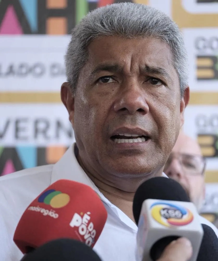 Governador Jerônimo Rodrigues deixa evento sem falar com a imprensa em Wenceslau Guimarães
