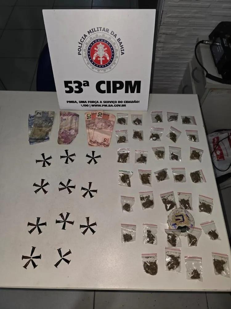 PM apreende drogas e conduz suspeito por tráfico em Praia do Forte