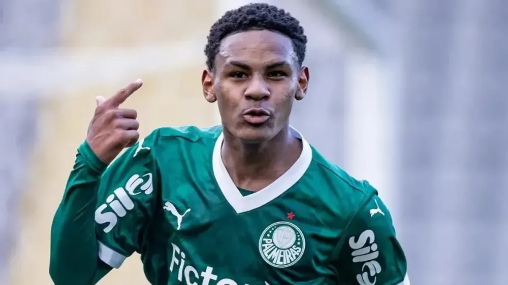Grupo City quer pagar R$ 240 milhões por joia de 16 anos do Palmeiras