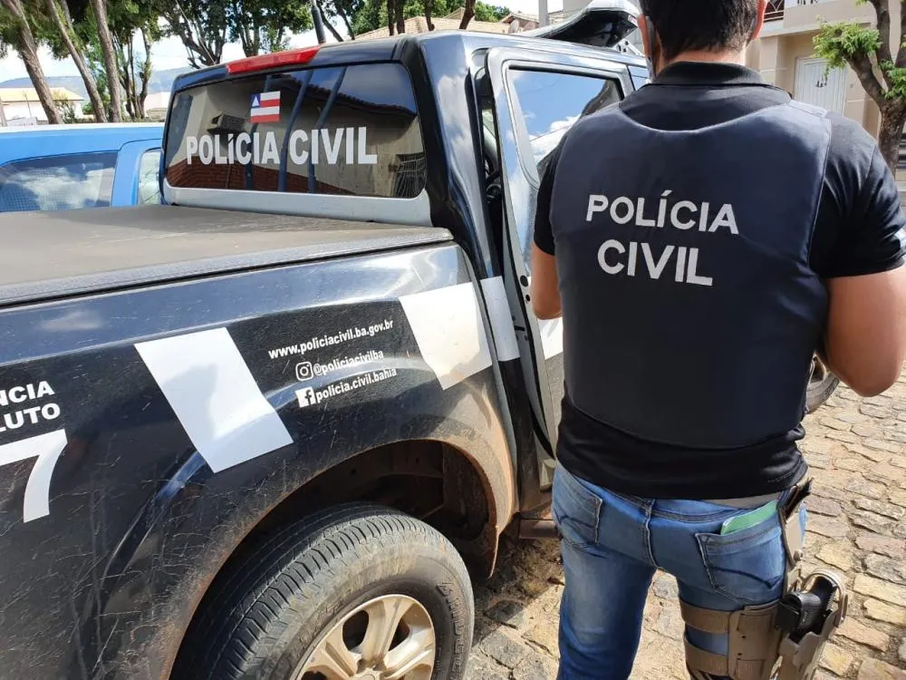 Motocicleta é recuperada pela Polícia Civil na entrada de Praia do Forte