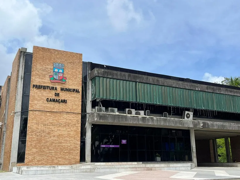 Prefeitura de Camaçari sanciona lei que garante reajuste salarial dos professores