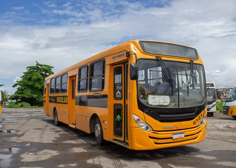 Transporte escolar segue sem interrupção após substituição de ônibus incendiados