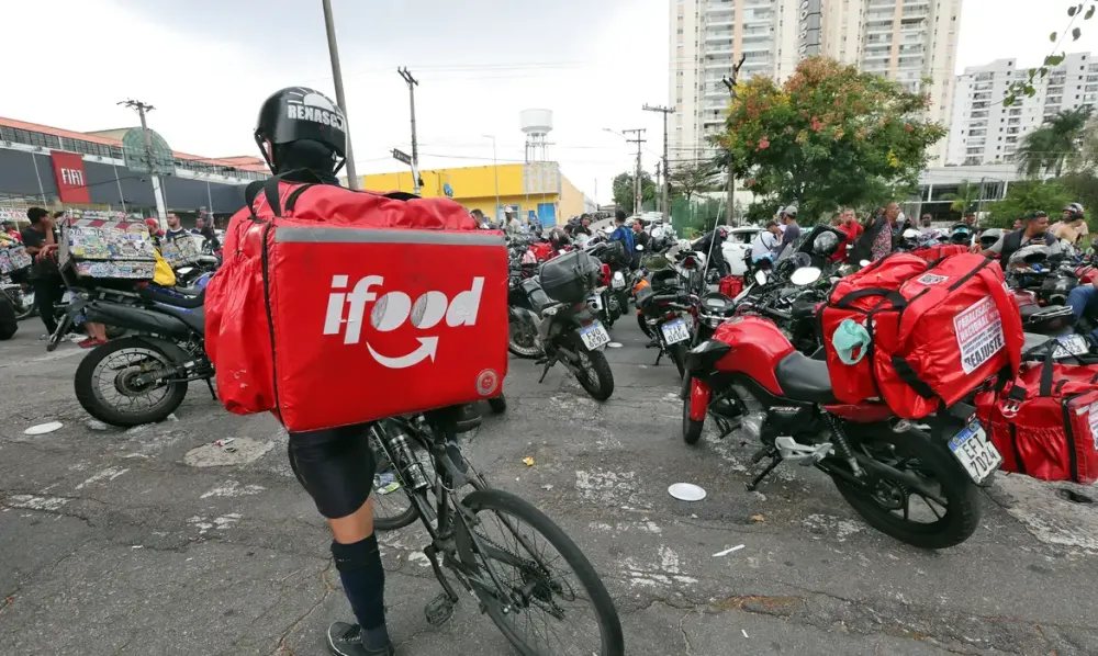 Lula defende previdência social para profissionais de aplicativos