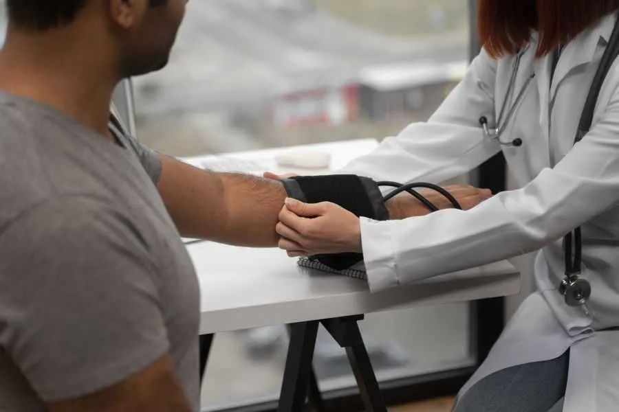 Brasileiros ainda negligenciam check-ups e dificultam diagnóstico precoce de doenças silenciosas