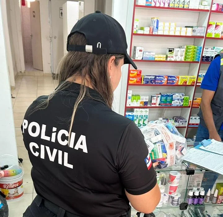 Farmácia é interditada e 700 medicamentos são apreendidos em Camaçari