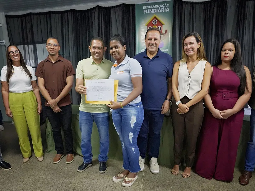 Pojuca entrega 46 títulos de propriedade a moradores do bairro 29 de Julho