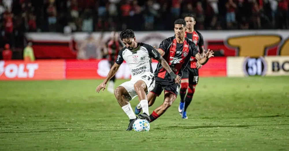 Vitória e Corinthians empatam em jogo morno no Barradão 