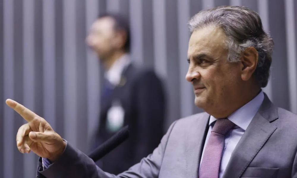 Articulação em Minas pode unir Lula e Aécio em aliança inédita