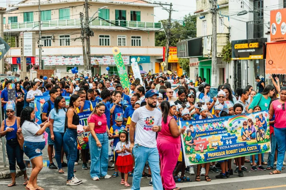 Caminhada pela Conscientização do Autismo reúne crianças e famílias e reforça inclusão
